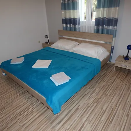 Stueckler Apartment Vir